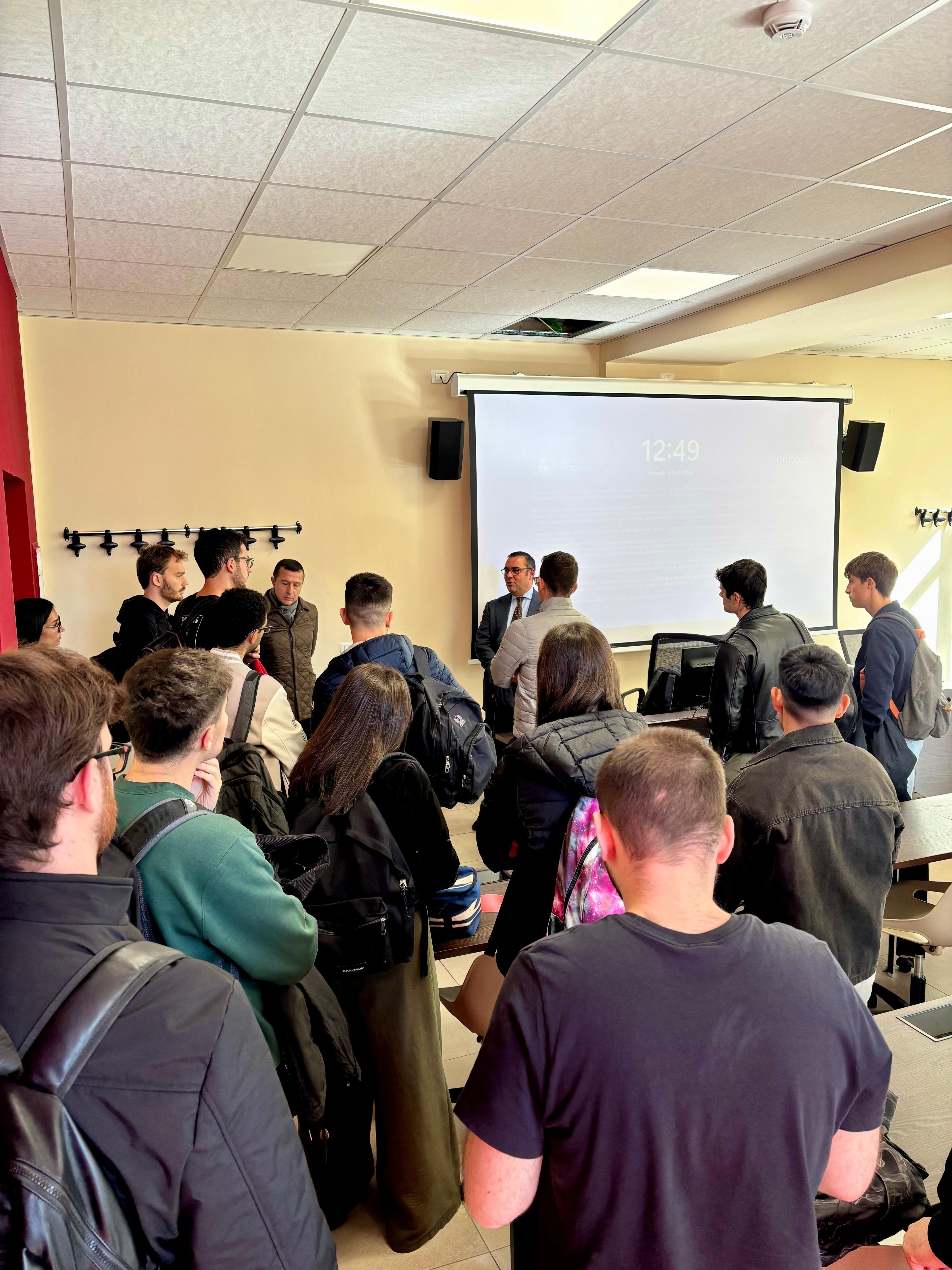 Il dialogo con le nuove generazioni è un momento di confronto prezioso